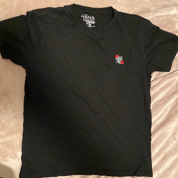 Black tee shirt - Picture 1 of 3